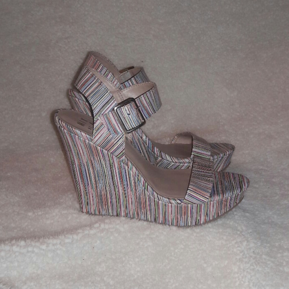 Wedge heels